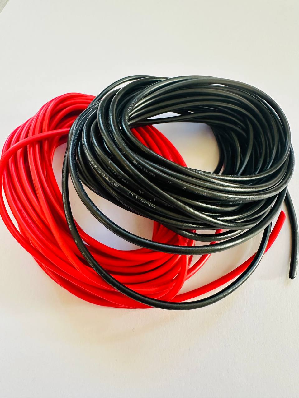 Купить Набор проводов UL1007 НПнг(C)-HF 18AWG (0.75мм², медь) (5 метров красный + 5 метров черный) Набор проводов UL1007 НПнг(C)-HF 18AWG (0.75мм², медь) (5 метров красный + 5 метров черный)