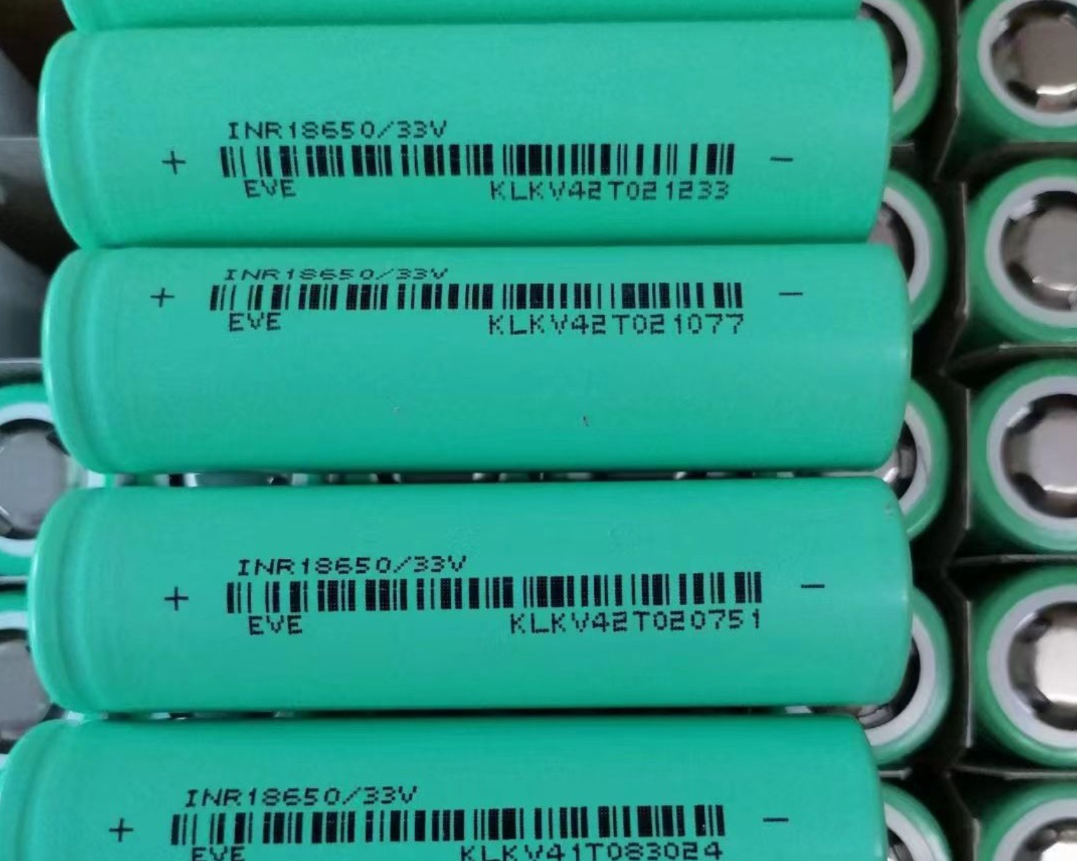 Аккумулятор литий-ионный 18650 3300mah 3C 10A INR EVE 33V (факт. 3300mah)  плоский +