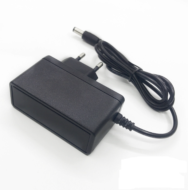 Зарядное устройство для Li-ion аккумуляторов 16.8VDC 1A 5.5*2.1/2.5 4хLi-Ion