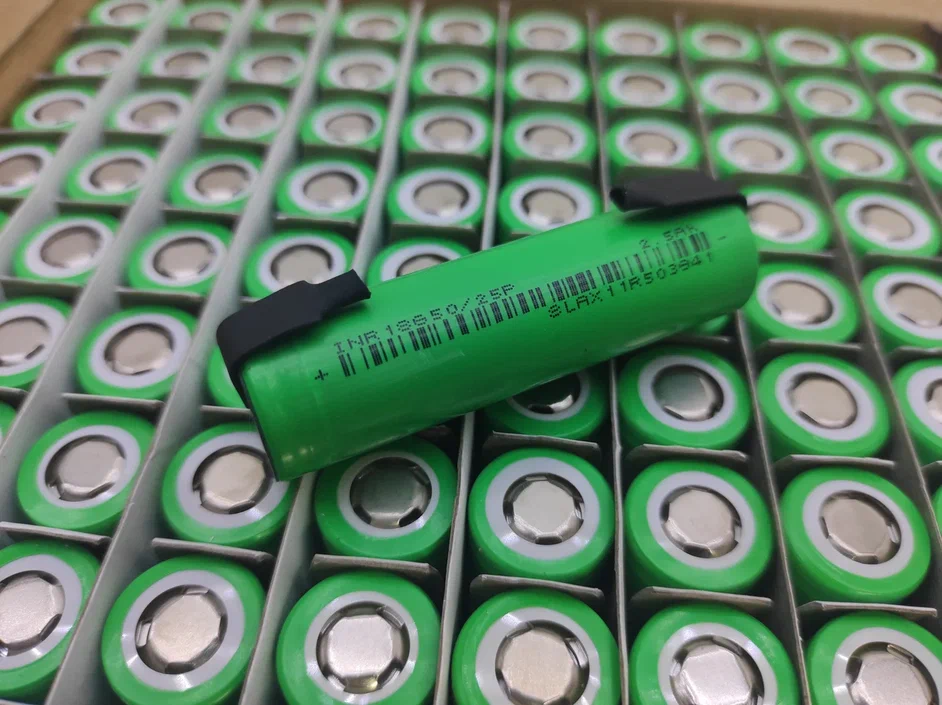 Купить Аккумулятор литий-ионный 18650 Eve inr 2.5Ah 3.7v (20A) с лепестками в Челябинске